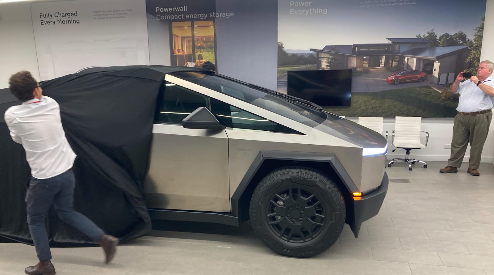 tesla-is-secretly-recalling-cybertruck-batteries