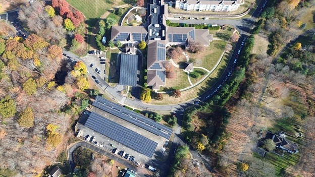 resident-led-solar-committee-energizes-763-kw-project-at-connecticut-retirement-community