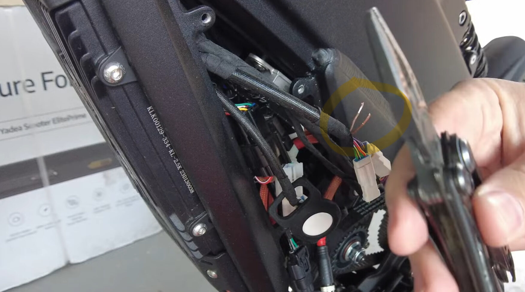 the-idiocy-of-us-e-bike-regulations,-proven-by-one-brown-wire