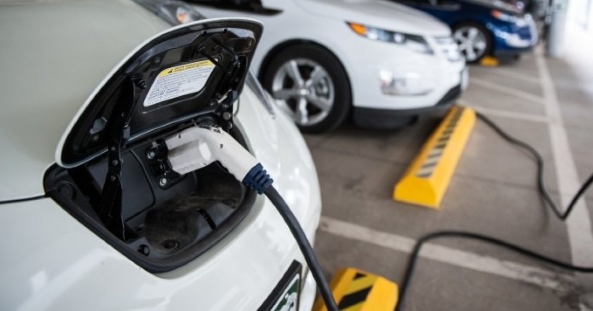ev-sales-growth-slump-of-2024-was-overblown,-now-let’s-do-2025
