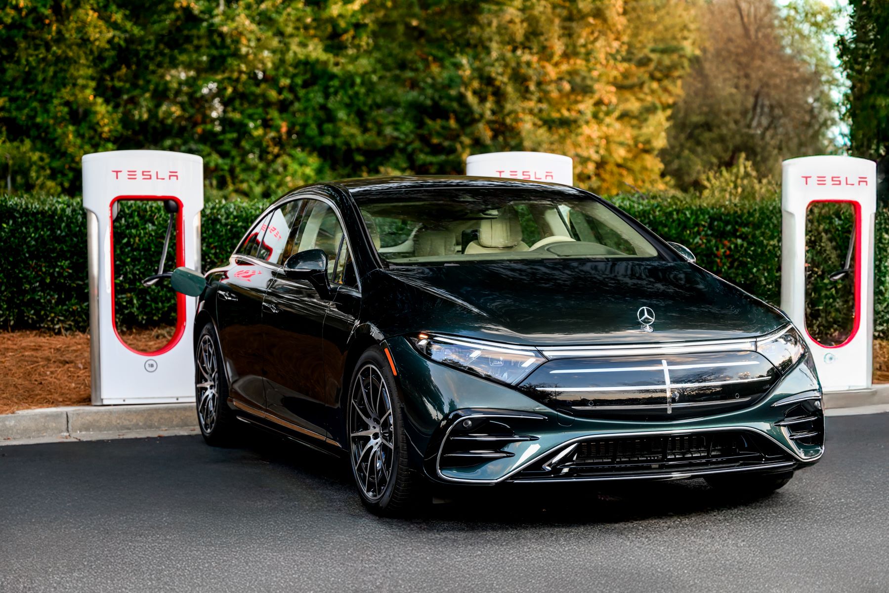 mercedes-benz-ev-drivers-will-get-access-to-tesla-superchargers-in-february-—-interview