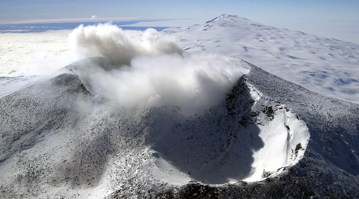 melting-glaciers-in-antarctica-may-encourage-more-volcanic-activity