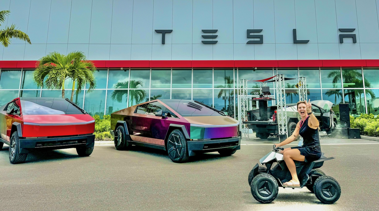 tesla-cybertruck-reservations-go-poof-—-now-free-wraps-for-q1-orders