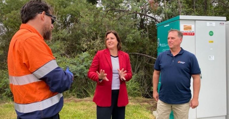 essential-energy-switches-on-three-community-batteries-in-new-south-wales,-australia