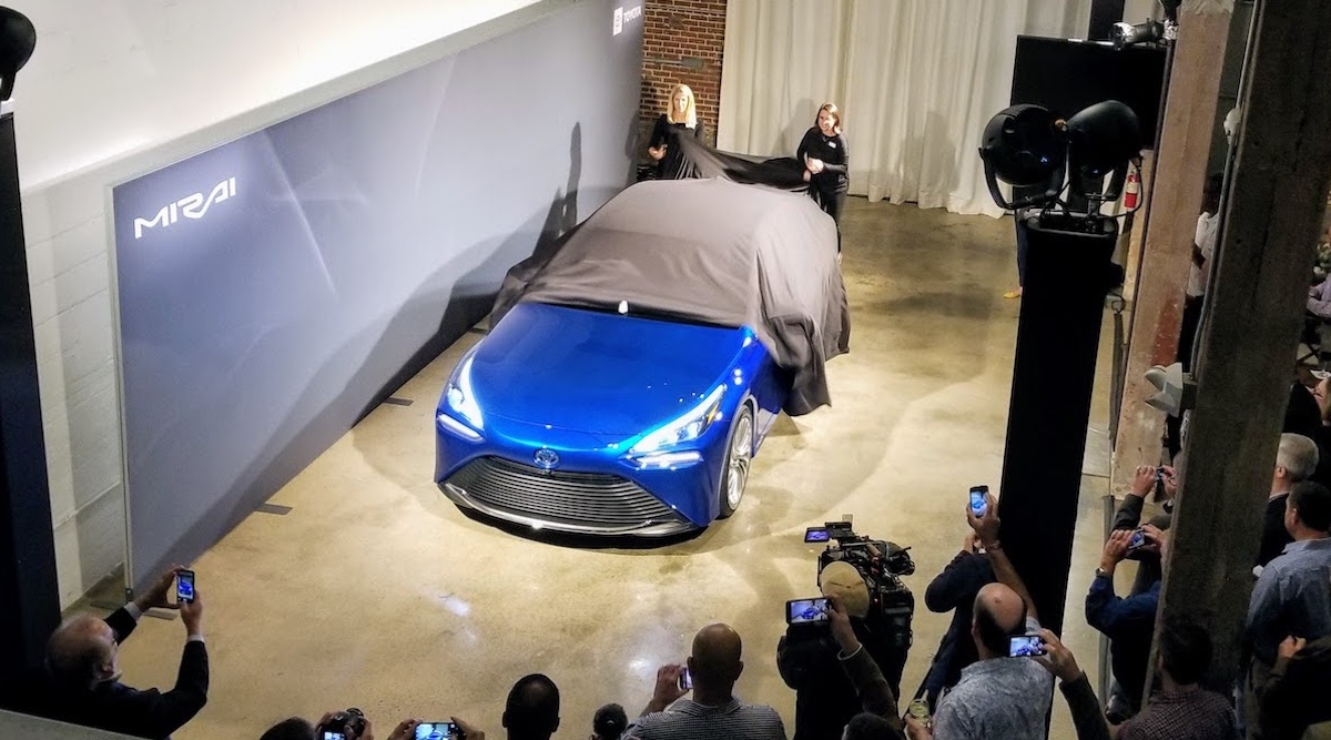 25-years-of-hybrids,-10-years-of-hydrogen-fuel-cell-cars