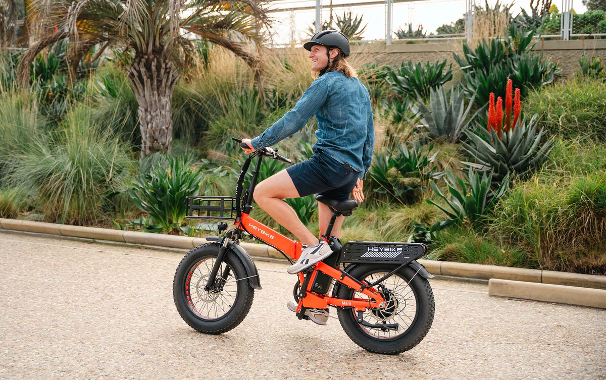 unbeatable-deal:-heybike-mars-2.0-folding-e-bike-is-just-$899-—-plus-a-free-basket!
