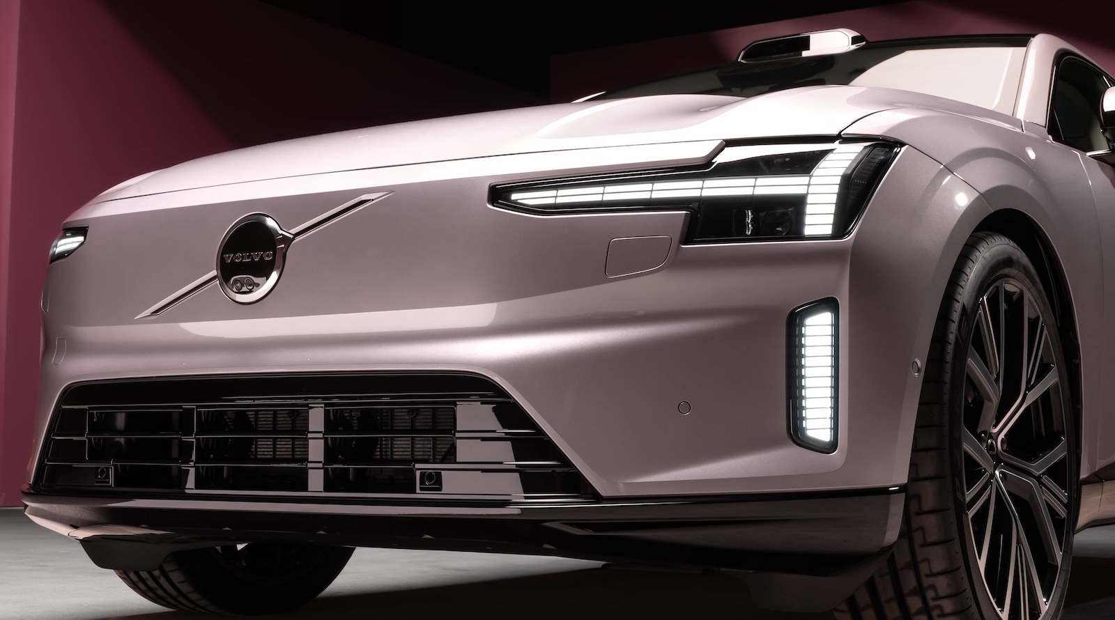the-volvo-es90-arrives