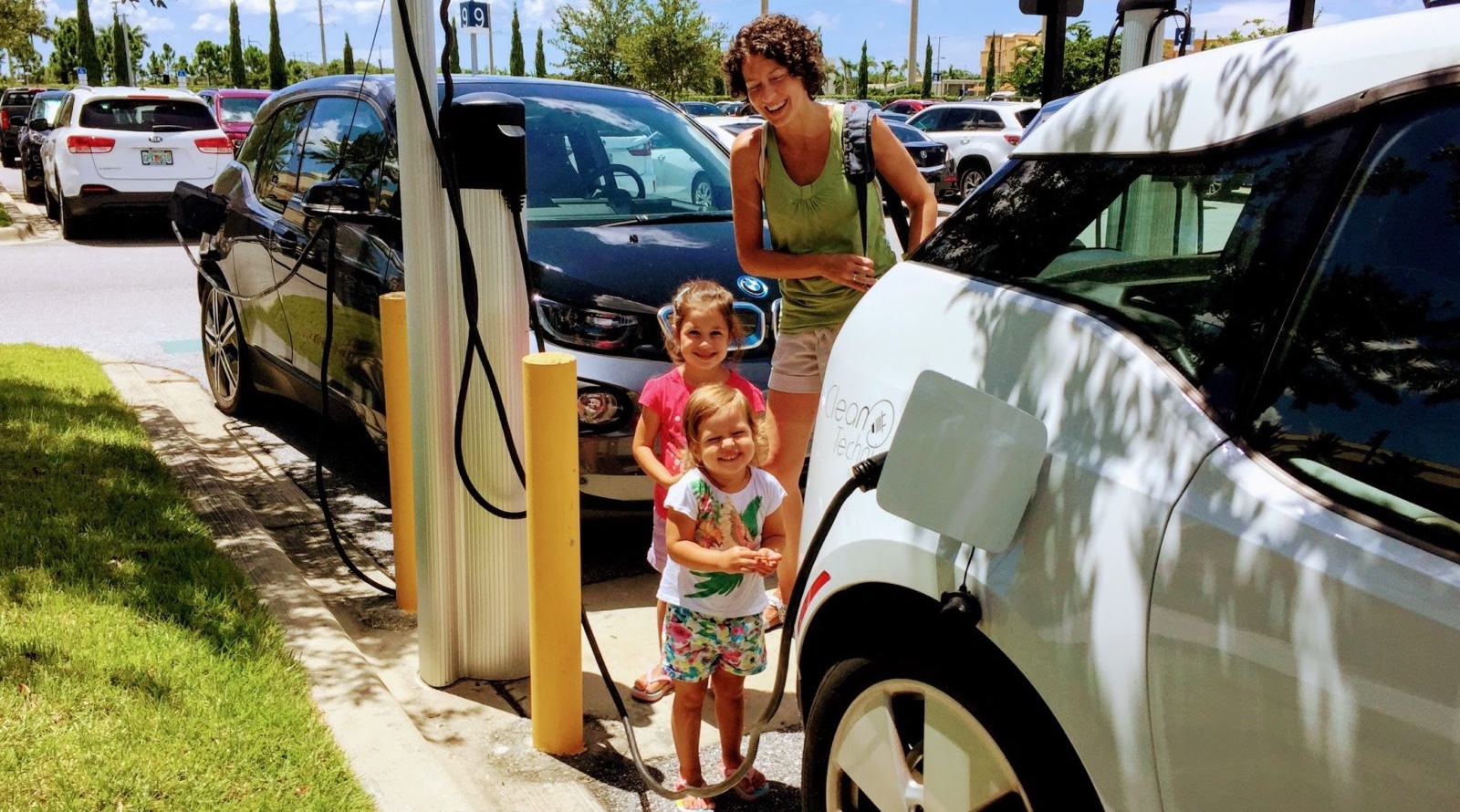 how-many-electric-cars-will-the-world-buy-in-2025,-2027,-2030?