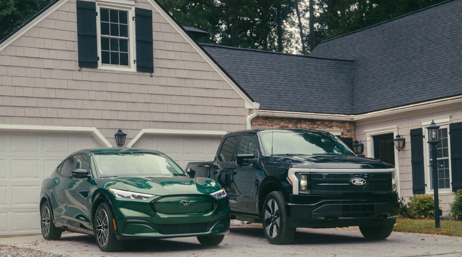 ford-mustang-mach-e-&-f-150-lightning-drivers-get-tesla-superchargers-added-on-apple-carplay
