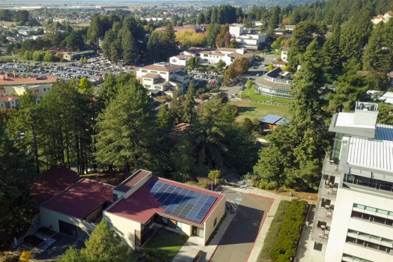 california-investor-owned-utility-pg&e-picks-community-microgrids-for-us$43-million-funding