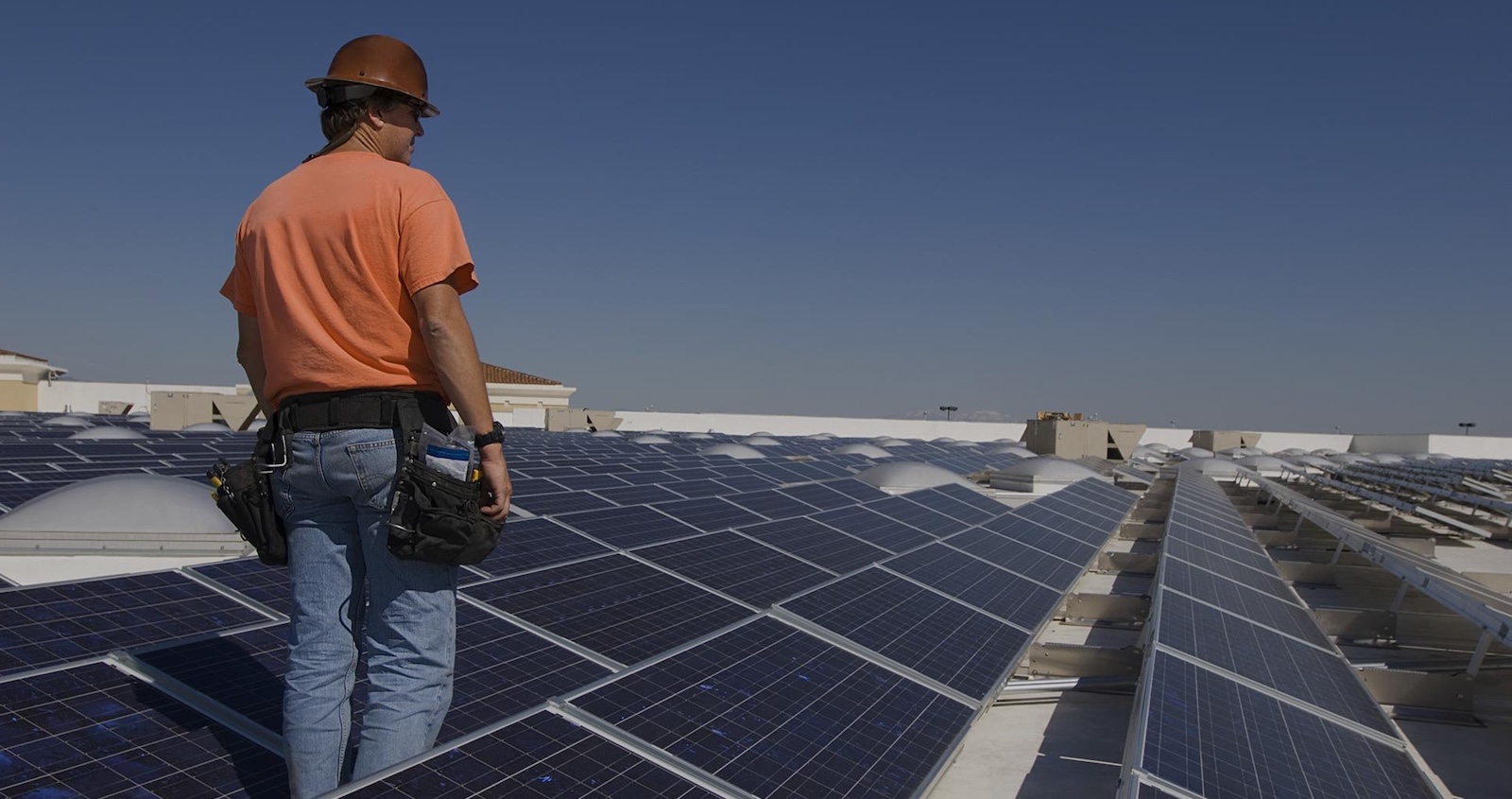 texas-lawmakers-just-can’t-quit-solar-…-manufacturing,-that-is