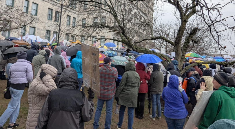 trump’s-fraud-&-efficiency-lies-bring-out-mass-protests