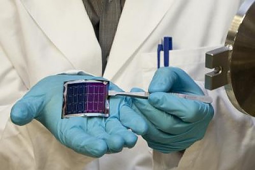 new-record-set-for-flexible-perovskite-solar-cells-with-cigs