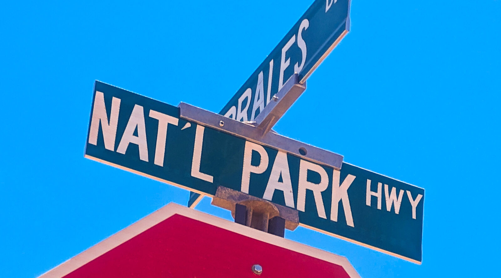 how-road-signs-save-electricity