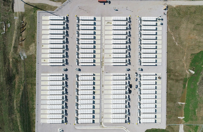 aes-indiana-completes-200-mw-bess-project,-acquires-additional-solar-+-storage-build