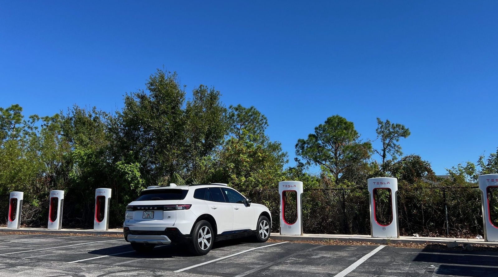 tesla-supercharger-network-still-growing