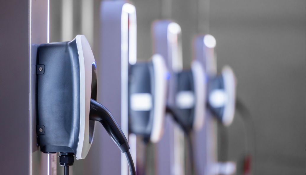 milestone-of-100,000-public-chargers-on-roads