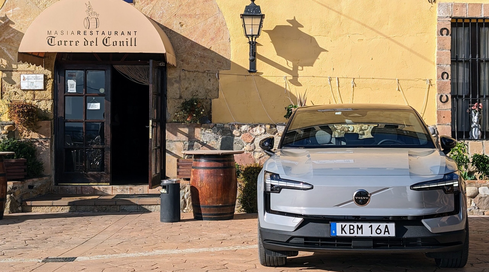 volvo-cars-starts-production-of-best-selling-ex30-electric-suv-in-europe