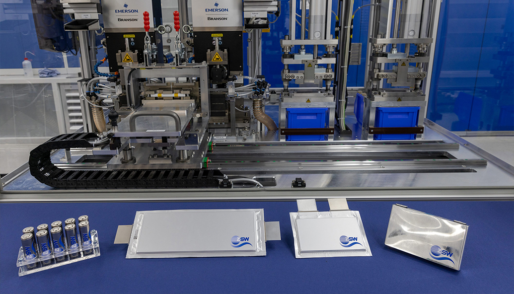 turning-waste-plastic-into-carbon-for-batteries