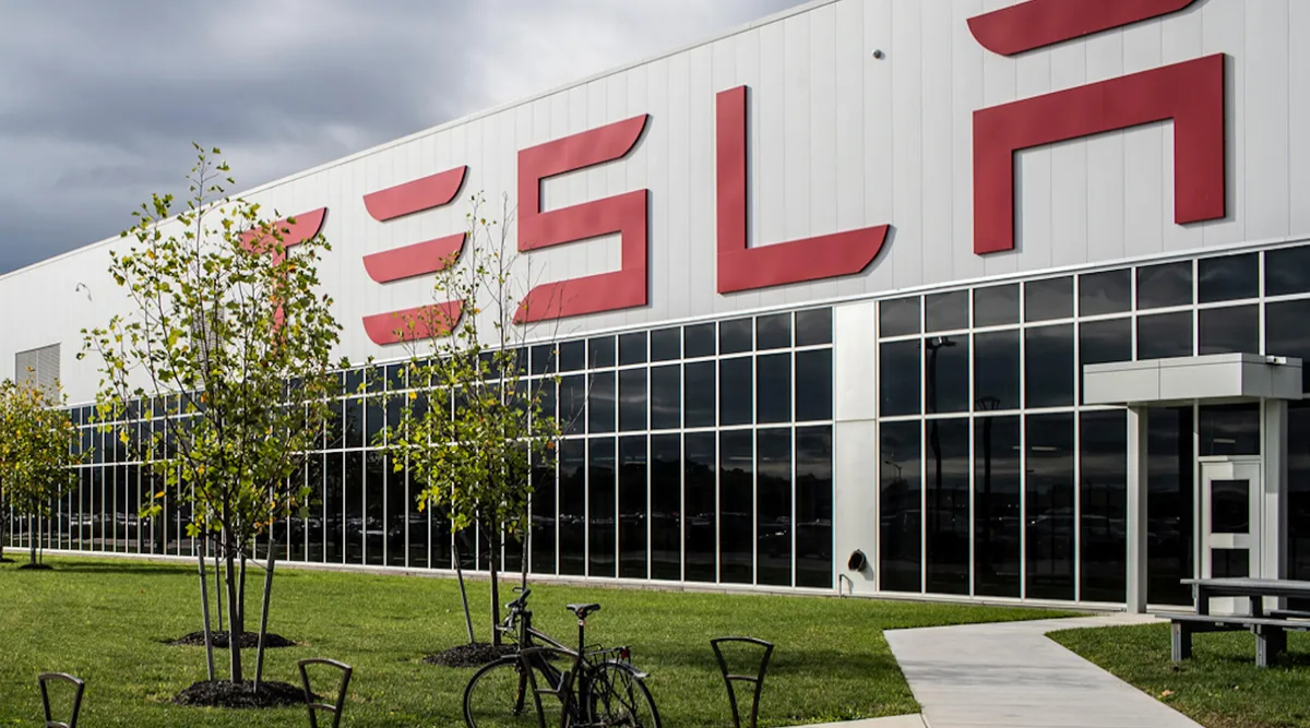 dog-bites-man-as-tesla-sales-continue-to-crash-in-europe