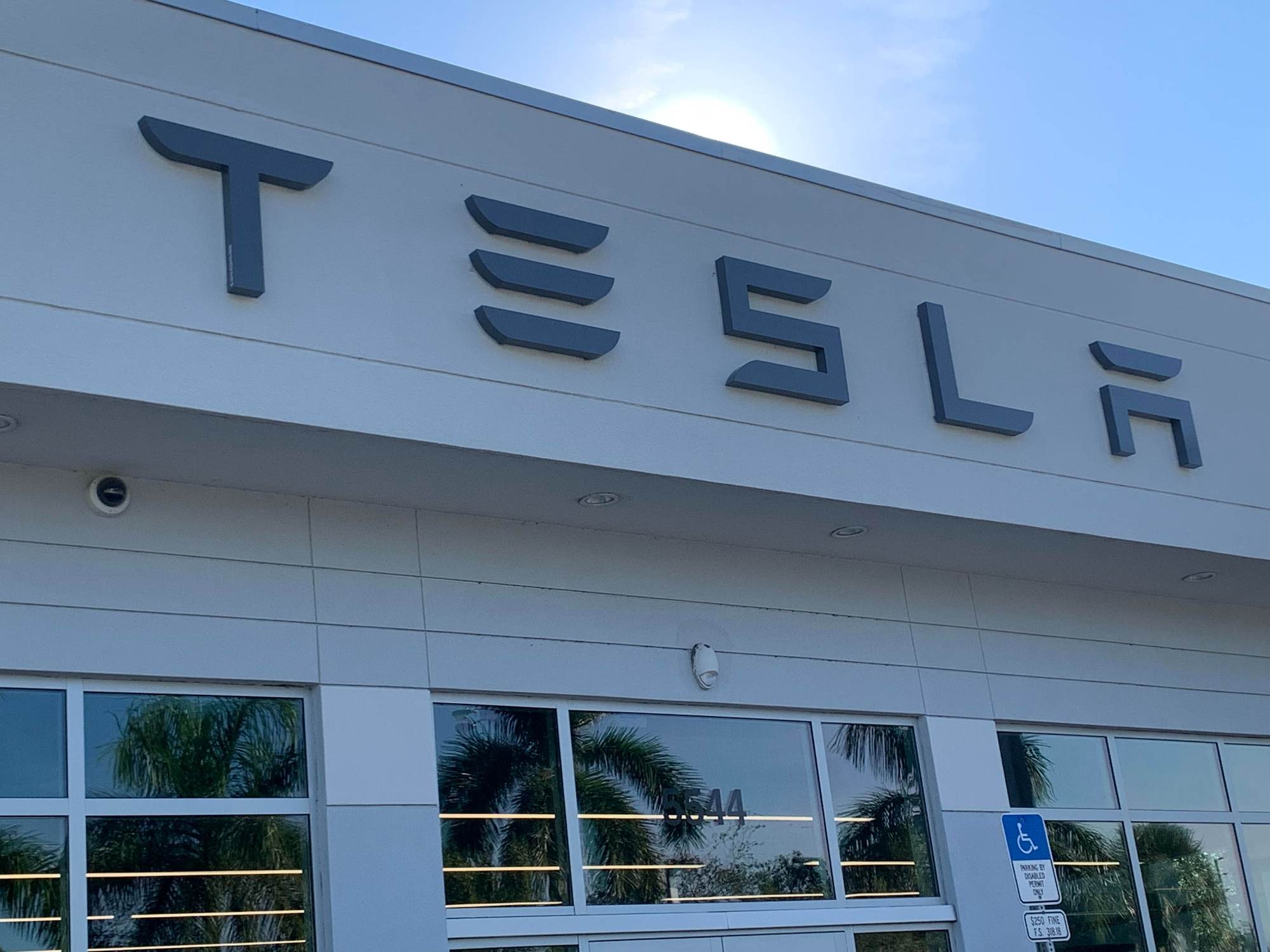 us-consumers-don’t-trust-tesla-anymore,-study-says
