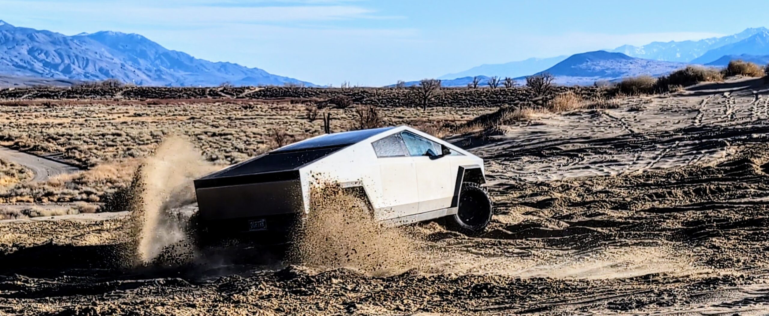 tesla-cybertruck-tips-&-tricks-after-first-15,000-miles
