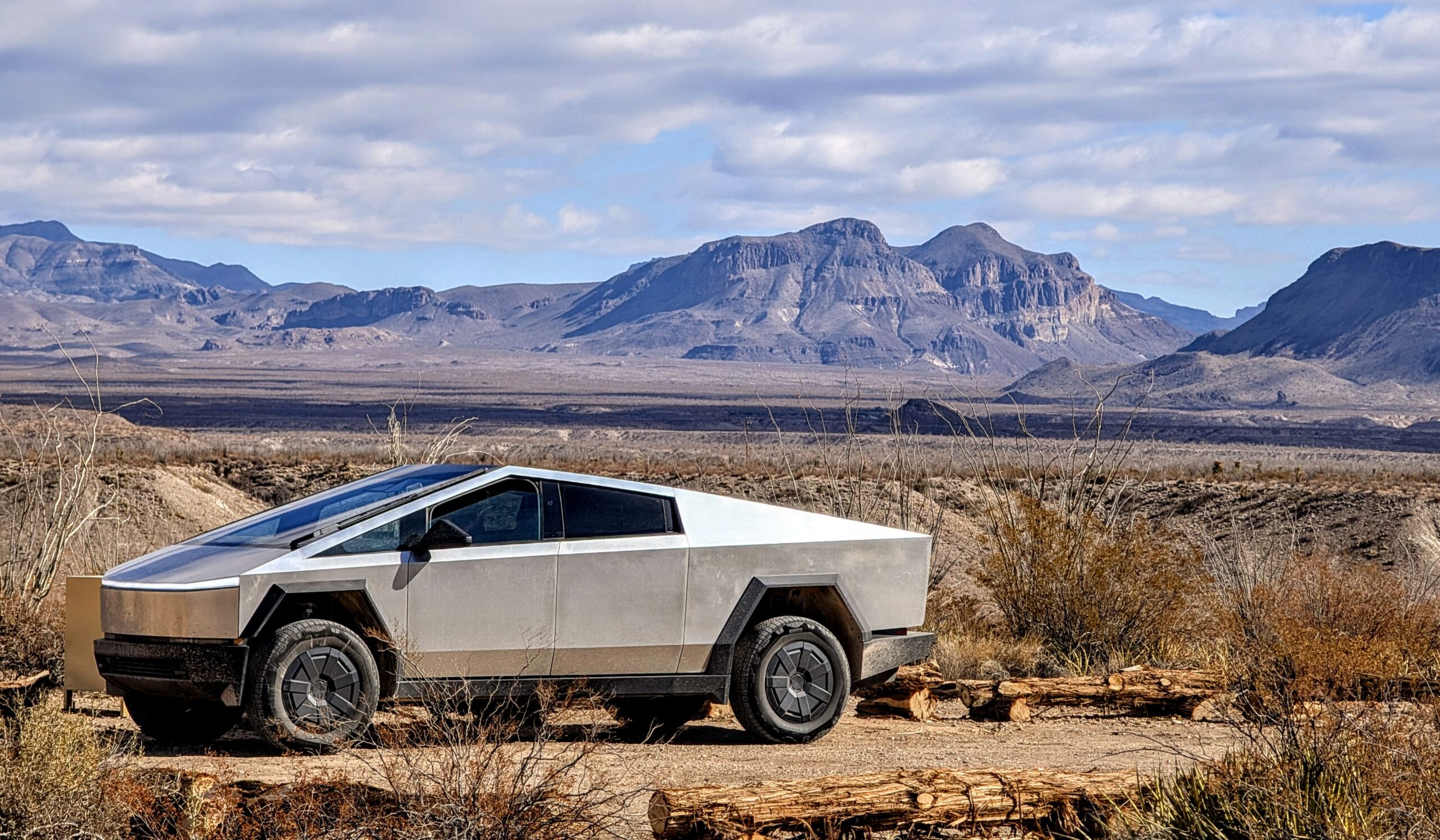 tesla-cybertruck-review-after-15,000-miles