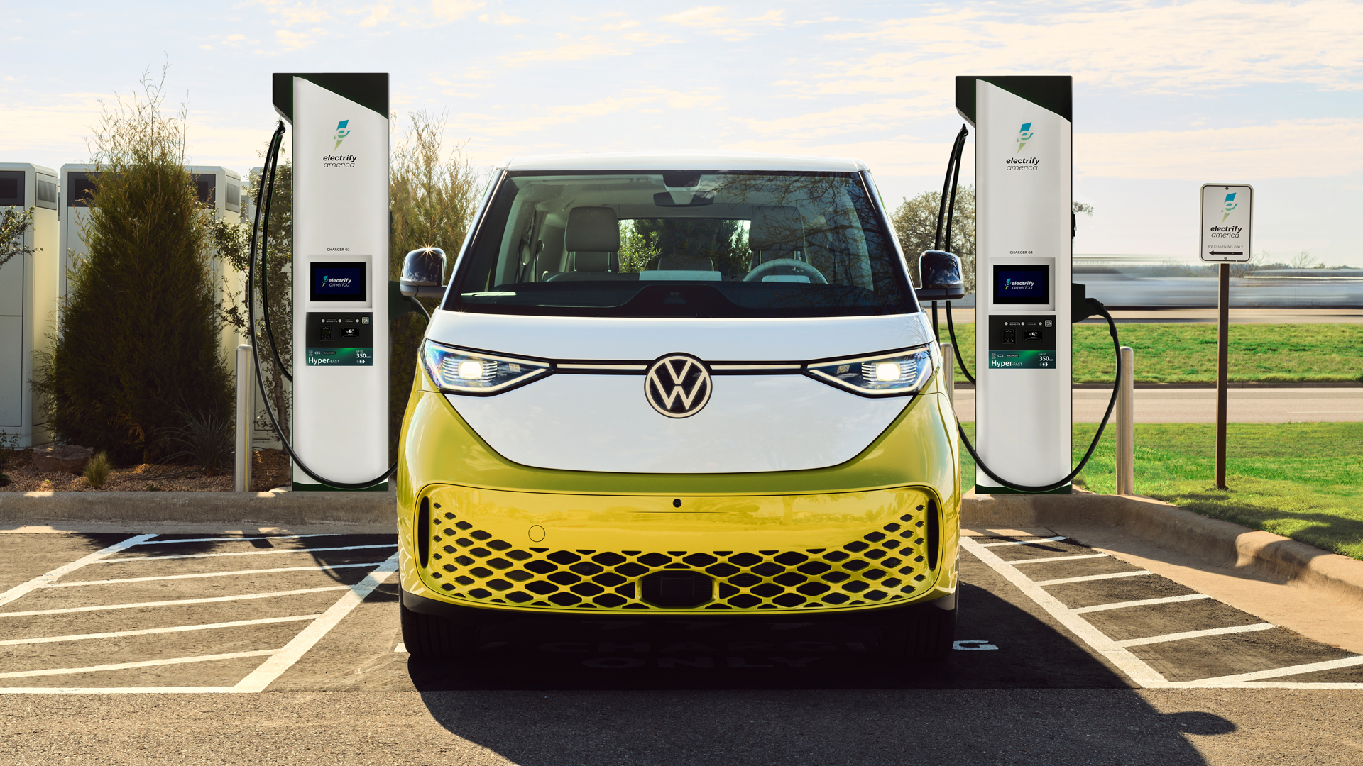 vw-id.-buzz-wins-two-notable-awards