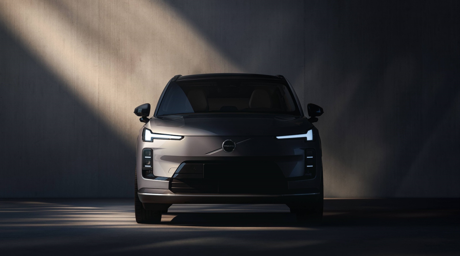 volvo’s-1st-extended-range-electric-vehicle-coming-soon