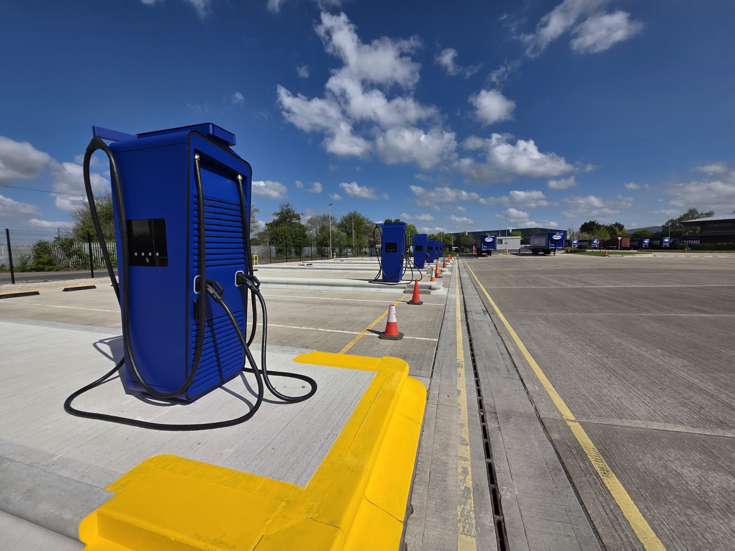 17-high-powered-electric-truck-chargers-to-be-installed-at-three-uk-sites
