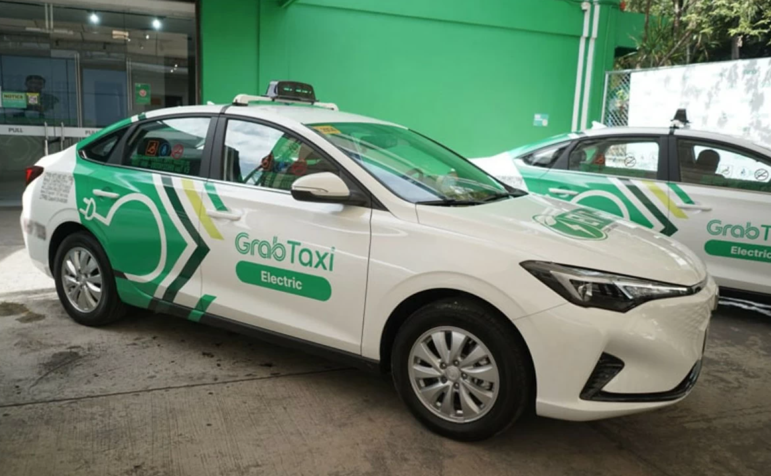 grab-launches-ev-taxis-in-manila,-next-up-singapore