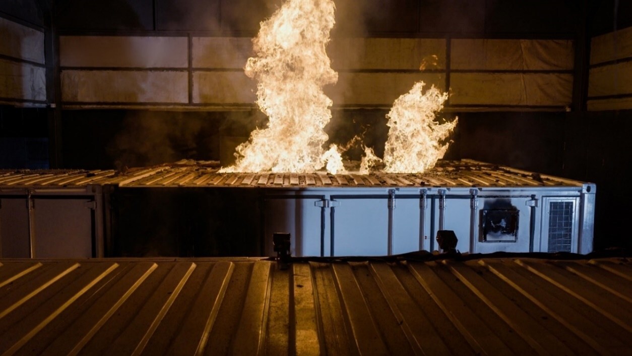 beyond-boundaries:-envision’s-record-49-hour-fire-test-breaks-new-ground-in-energy-storage-safety