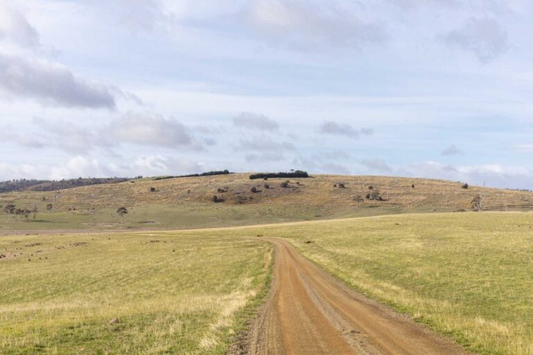 gamuda-signs-up-for-1.2gw-renewables-and-storage-portfolio-in-tasmania,-australia