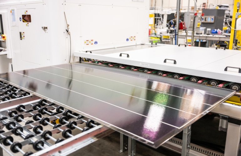 caelux-ships-first-commercial-order-of-perovskite-coated-glass