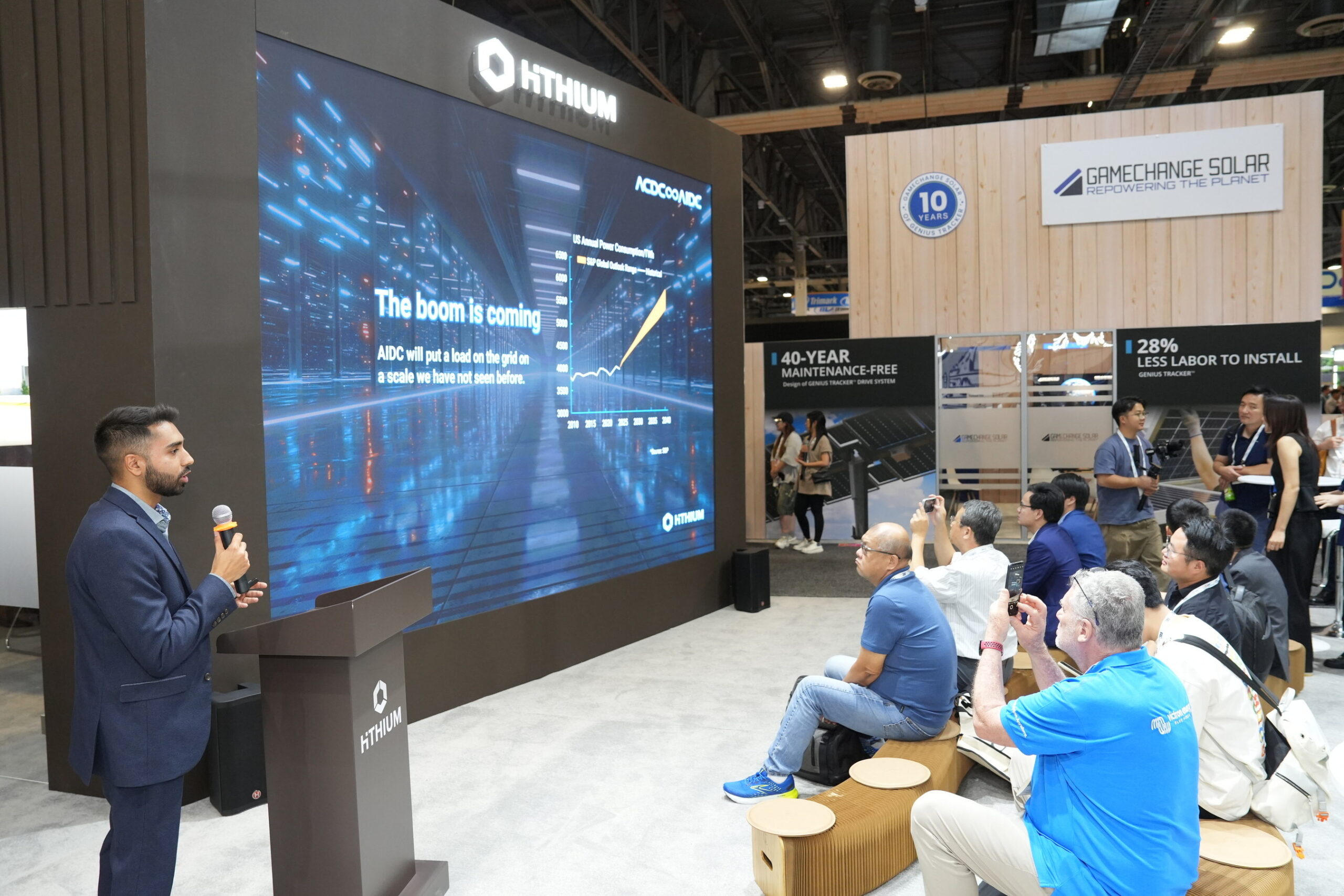 hithium-lanza-una-solucion-de-almacenamiento-de-energia-para-centros-de-datos-con-ia-en-re+-2025