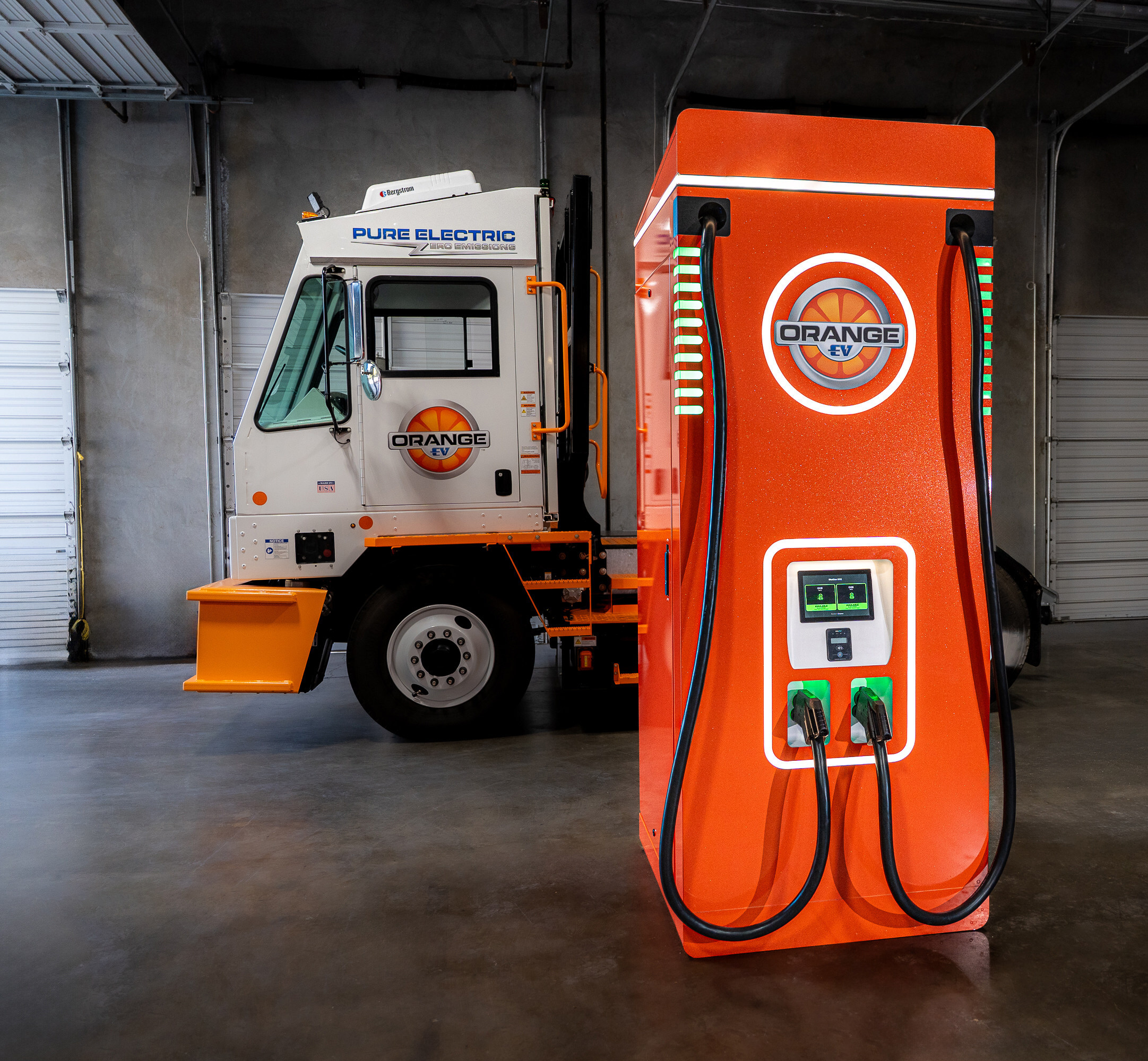 orange-ev-and-optigrid-unveil-the-orange-juicer-battery-integrated-dc-fast-charger