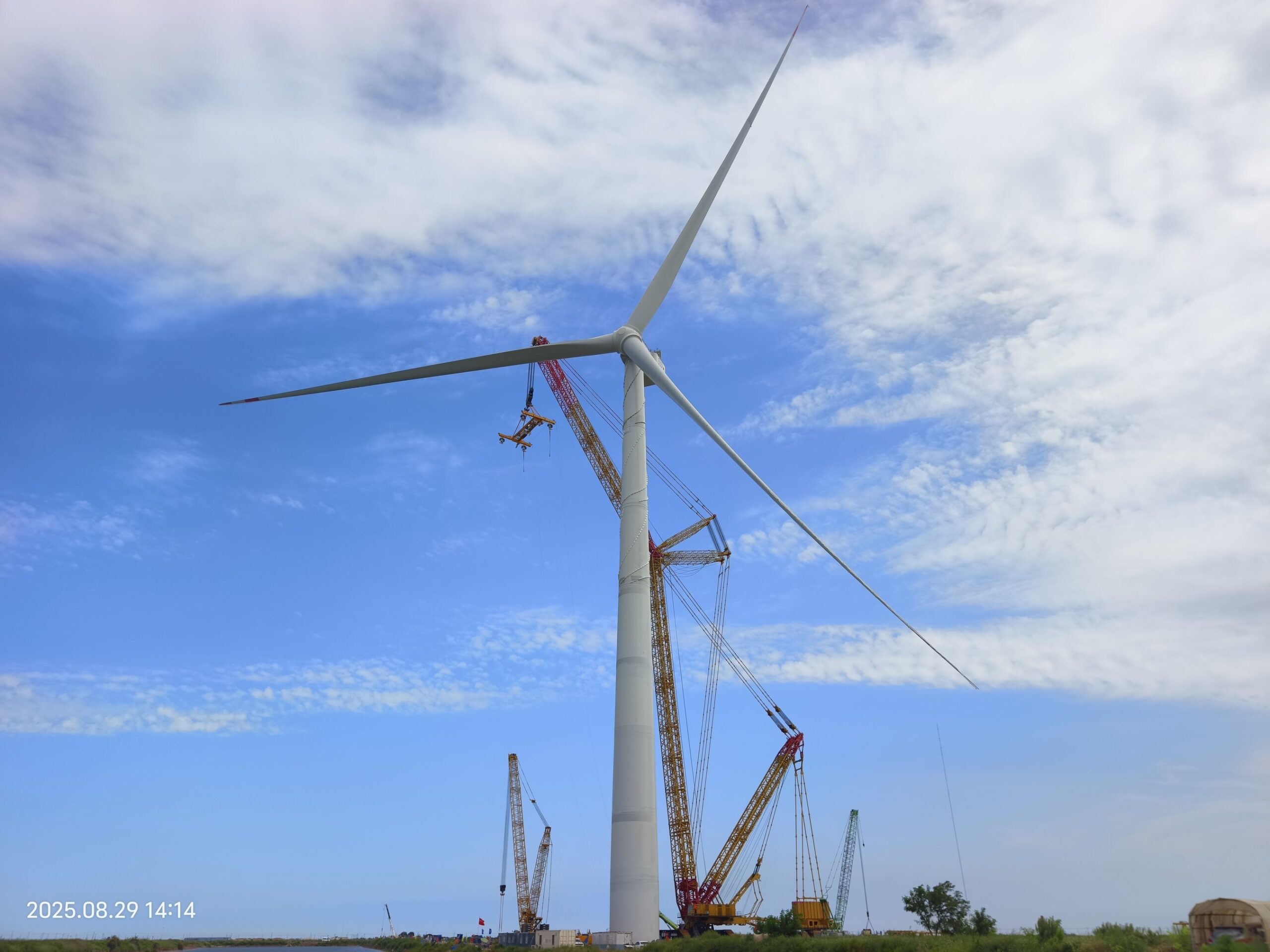 xcmg’s-4,000-ton-crawler-crane-xgc88000-marvels-china’s-offshore-wind-revolution