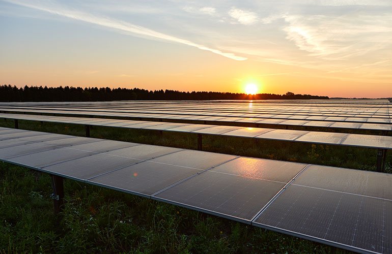 solar-eclipses-wind-as-largest-us-renewable-energy-source