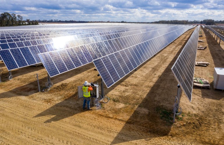 doe-cancels-$83-billion-in-clean-energy-loans