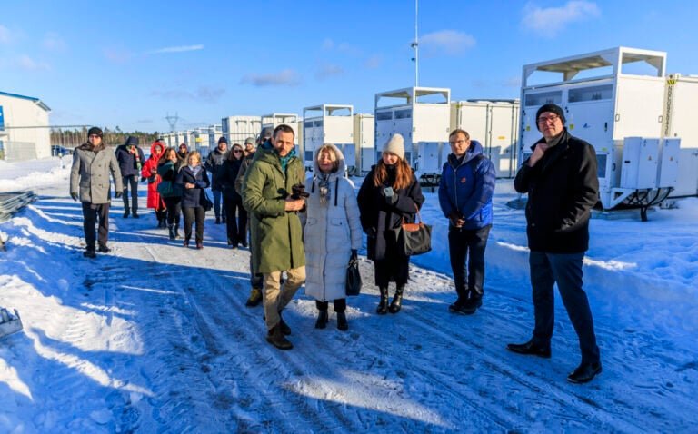 evecon,-mirova-and-corsica-sole-inaugurate-first-of-two-100mw/200mwh-bess-in-estonia