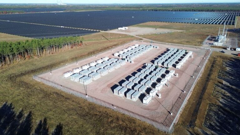 flexgen-begins-operating-700mwh-total-bess-in-wisconsin,-iowa-for-alliant-energy