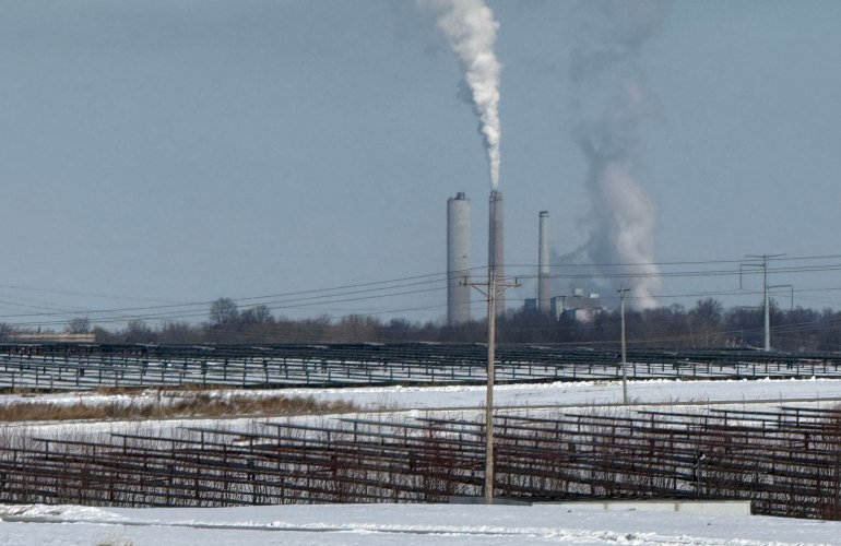 solar-+-storage-project-comes-online-in-shadow-of-indiana-coal-fired-plant