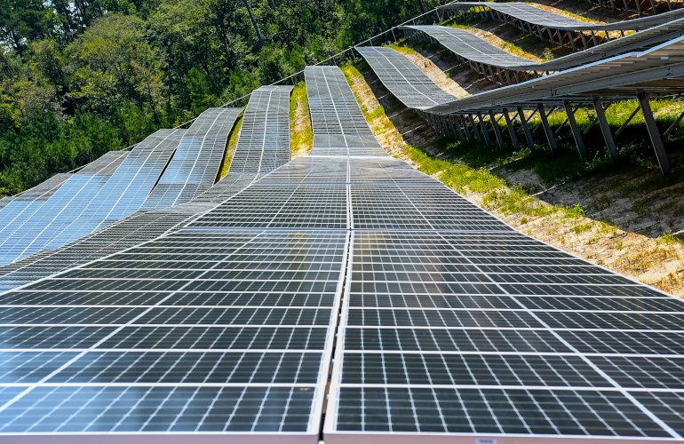 ‘buy-american’-shifts-to-‘don’t-buy-chinese’-for-government-solar-projects