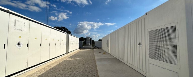 lightsource-bp-sells-800mwh-of-co-located-battery-storage-in-australia-to-aula-energy