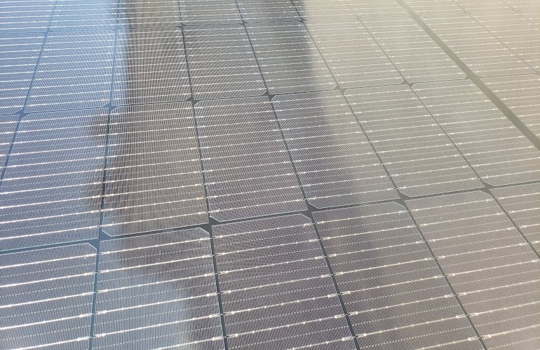 illinois-county-courthouse-cuts-ribbon-on-1.3-mw-solar-project