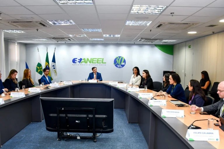 brazil’s-electricity-regulator-aneel-delays-energy-storage-rulemaking,-approves-hybrid-solar-bess