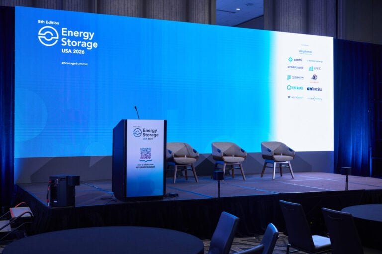 experts-weigh-in-on-navigating-supply-chain-bottlenecks-in-us-energy-storage