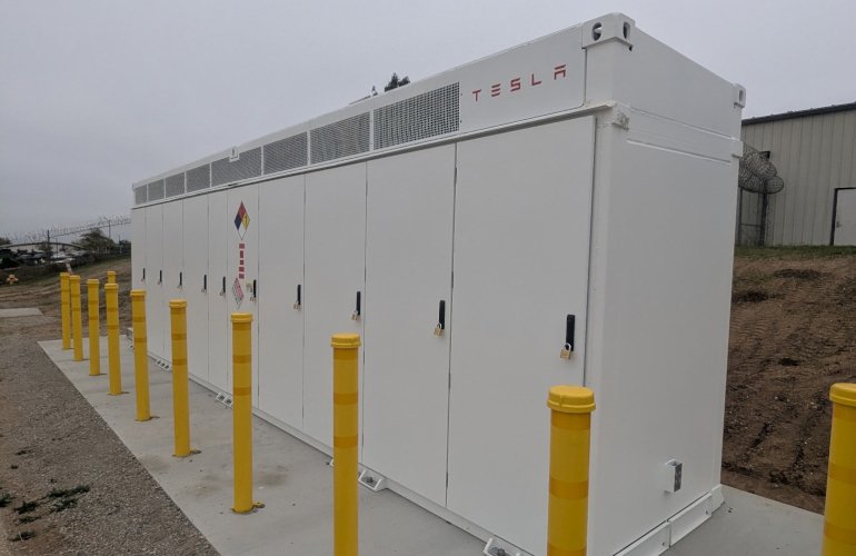 california-county-jail-to-save-$12-million-in-energy-costs-with-solar-carport-and-tesla-battery