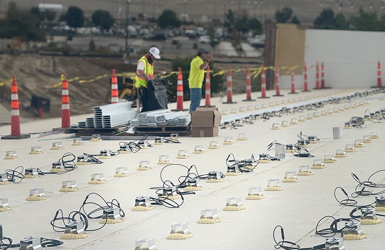 manufacturers-develop-non-penetrative-alternatives-to-ballasts-for-rooftop-solar
