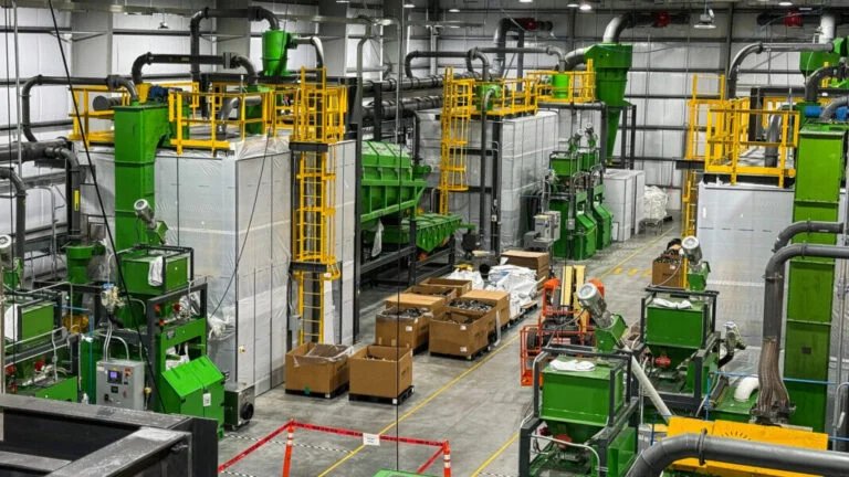 us-battery-recycling-in-doldrums:-updates-from-redwood-materials,-ascend-elements